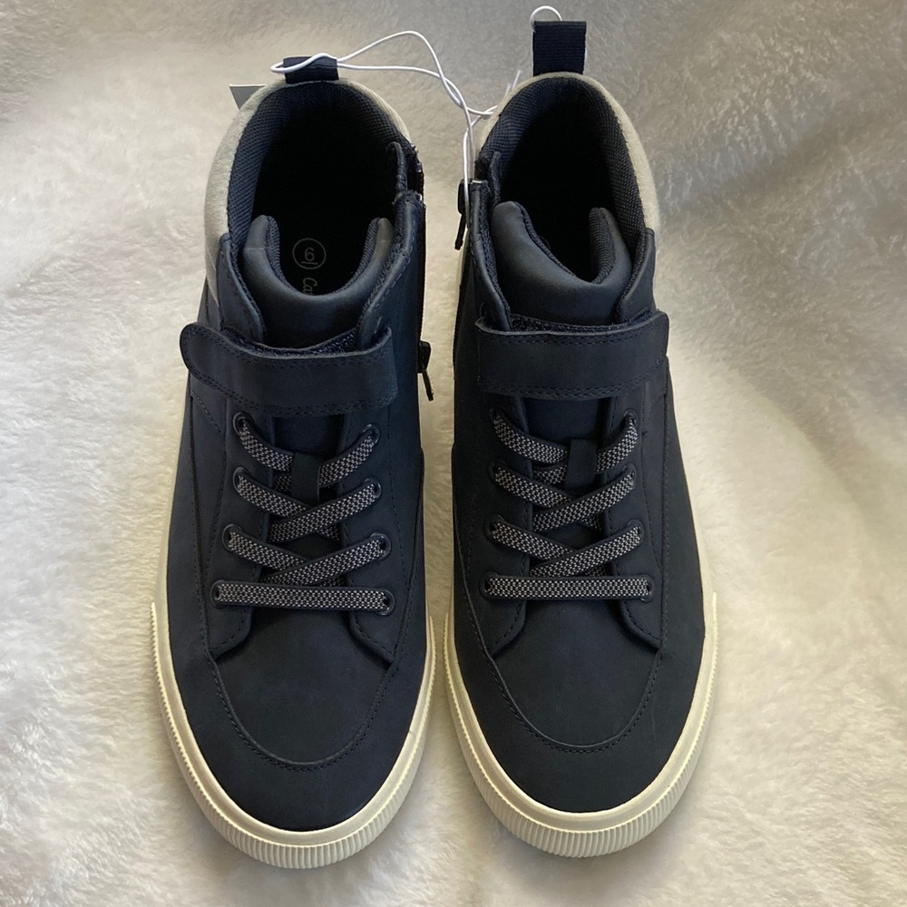 Cat & Jack Boys Harlen High-Top Sneakers in blue size 6